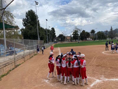 Burroughs extends its win streak to 8 games with an 8-4 win over Chaminade 